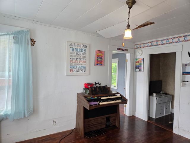 54 S Main Street, Ashburnham, MA 01430