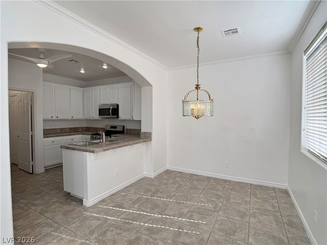 9113 Kinross Avenue, Las Vegas, NV 89145