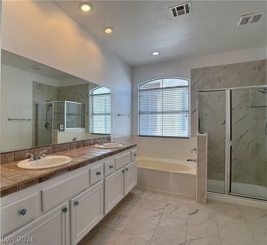 9113 Kinross Avenue, Las Vegas, NV 89145