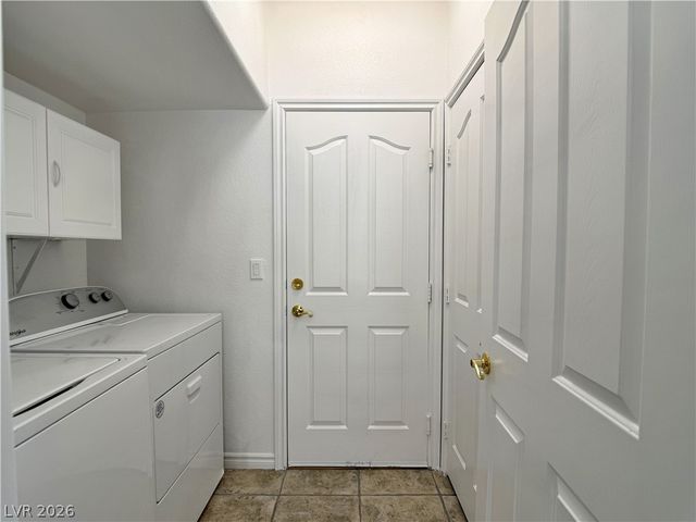 9113 Kinross Avenue, Las Vegas, NV 89145