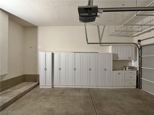 9113 Kinross Avenue, Las Vegas, NV 89145