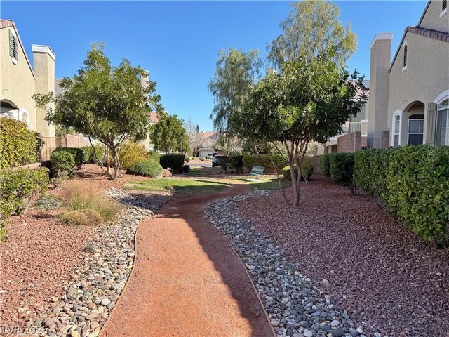 9113 Kinross Avenue, Las Vegas, NV 89145