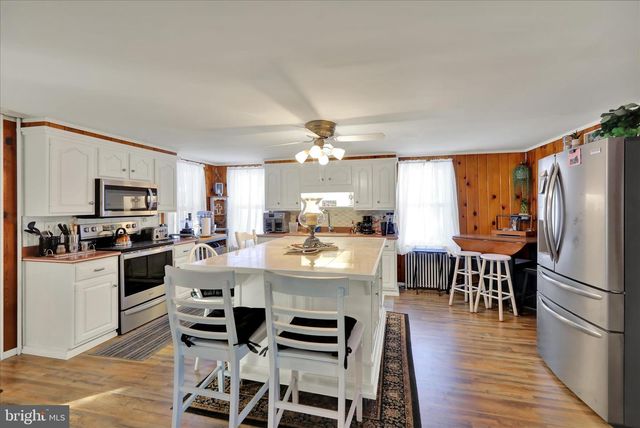 715 FURNACE RD, Wernersville, PA 19565