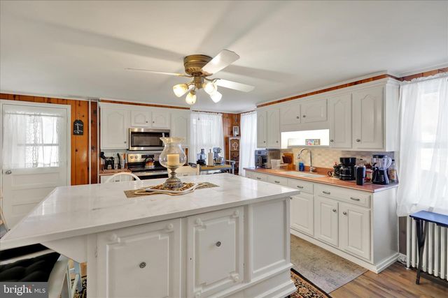 715 FURNACE RD, Wernersville, PA 19565