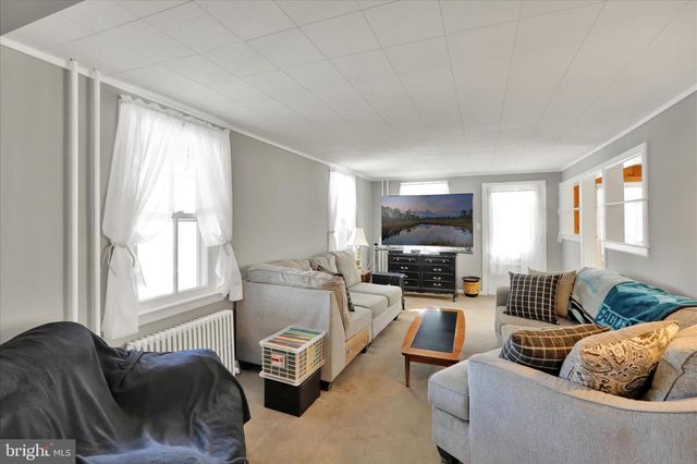 715 FURNACE RD, Wernersville, PA 19565