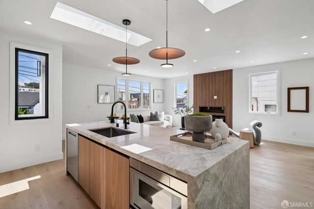 2341 28th Avenue, San Francisco, CA 94116