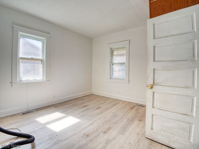 1622 Winchester Avenue, Lakewood, OH 44107