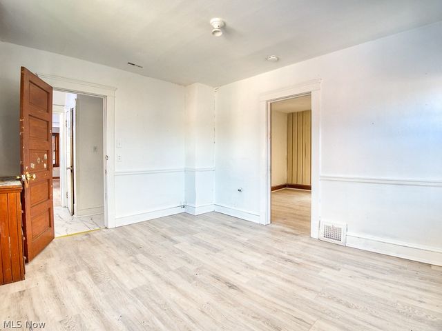 1622 Winchester Avenue, Lakewood, OH 44107