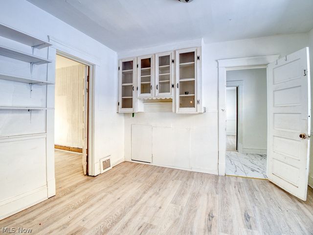 1622 Winchester Avenue, Lakewood, OH 44107