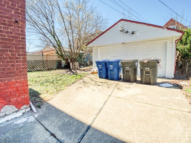 1622 Winchester Avenue, Lakewood, OH 44107