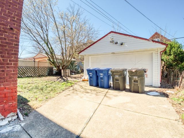 1622 Winchester Avenue, Lakewood, OH 44107