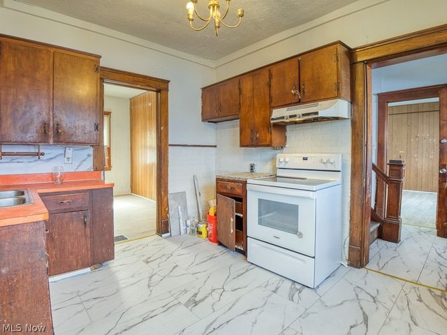 1622 Winchester Avenue, Lakewood, OH 44107