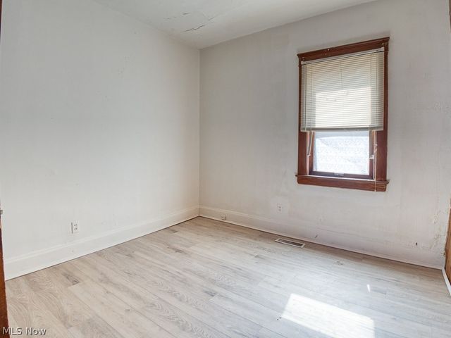 1622 Winchester Avenue, Lakewood, OH 44107