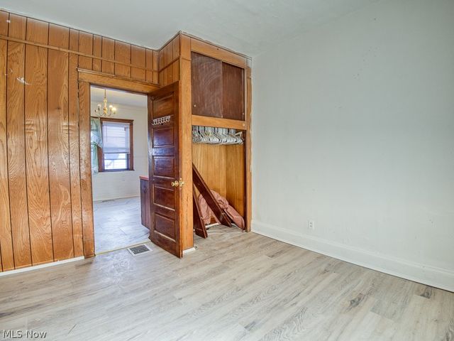 1622 Winchester Avenue, Lakewood, OH 44107