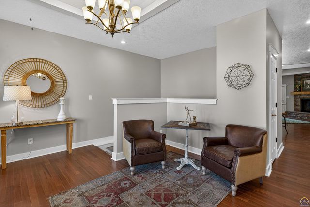 1113 SW Red Oaks CT, Topeka, KS 66615