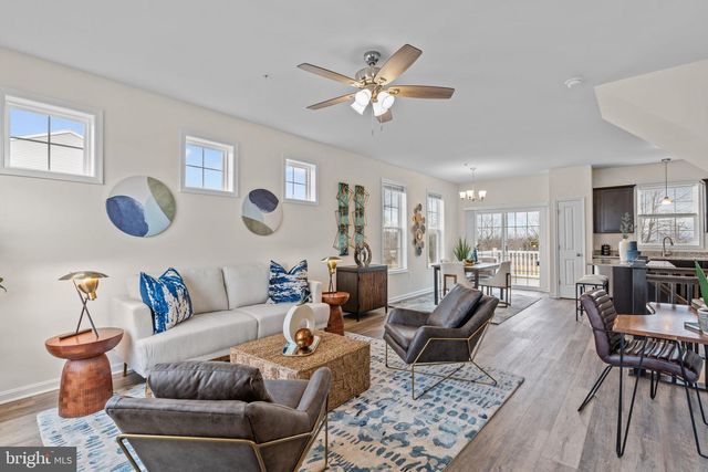 2051 TERRACE VIEW LN, Mechanicsburg, PA 17055