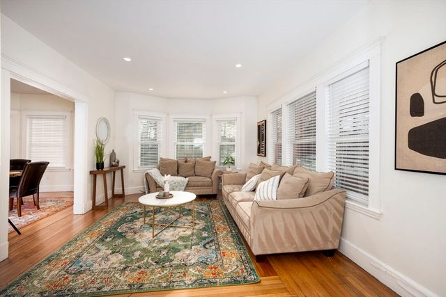 82 Blue Hill Ave, Milton, MA 02186