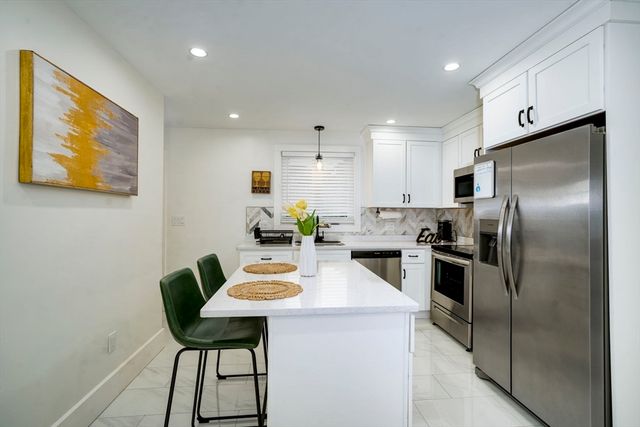 82 Blue Hill Ave, Milton, MA 02186