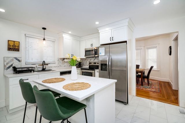 82 Blue Hill Ave, Milton, MA 02186