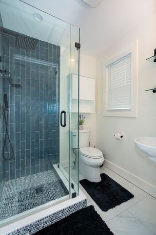 82 Blue Hill Ave, Milton, MA 02186