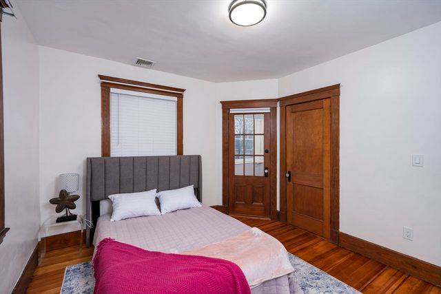 82 Blue Hill Ave, Milton, MA 02186