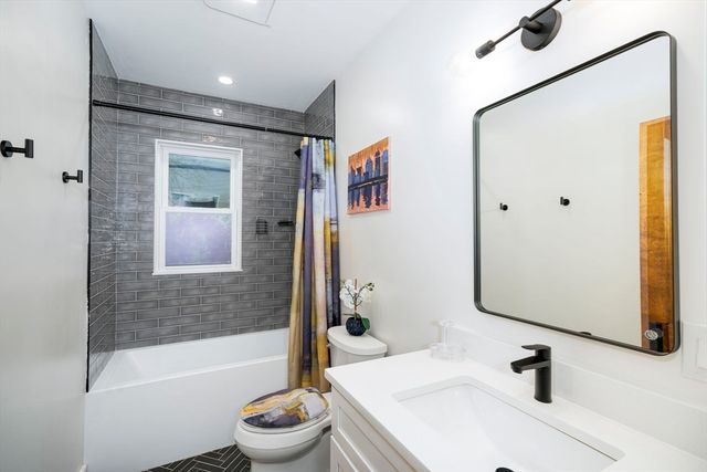 82 Blue Hill Ave, Milton, MA 02186