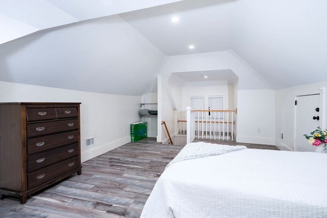 82 Blue Hill Ave, Milton, MA 02186