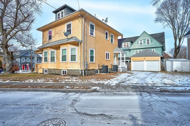 82 Blue Hill Ave, Milton, MA 02186