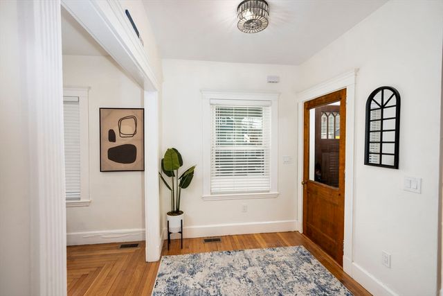 82 Blue Hill Ave, Milton, MA 02186