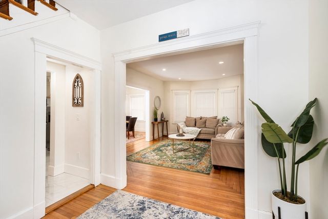 82 Blue Hill Ave, Milton, MA 02186