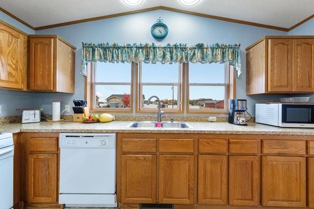 505 30th Street NW, Faribault, MN 55021