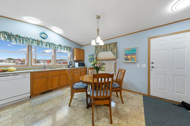 505 30th Street NW, Faribault, MN 55021