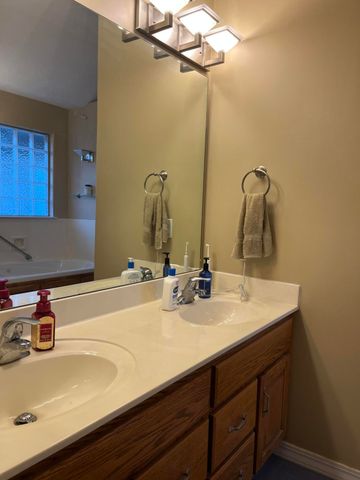 4636 W Curtice Drive, Battlefield, MO 65619