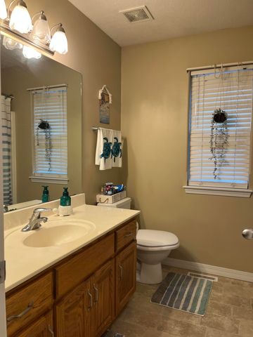 4636 W Curtice Drive, Battlefield, MO 65619