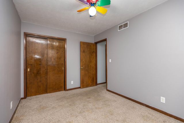 2061 Mission Rd, Salina, KS 67401