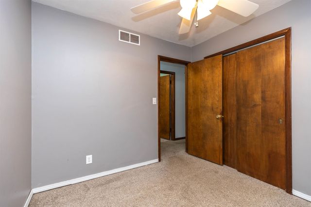 2061 Mission Rd, Salina, KS 67401