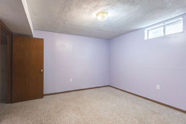 2061 Mission Rd, Salina, KS 67401