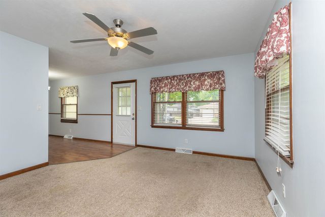 2061 Mission Rd, Salina, KS 67401