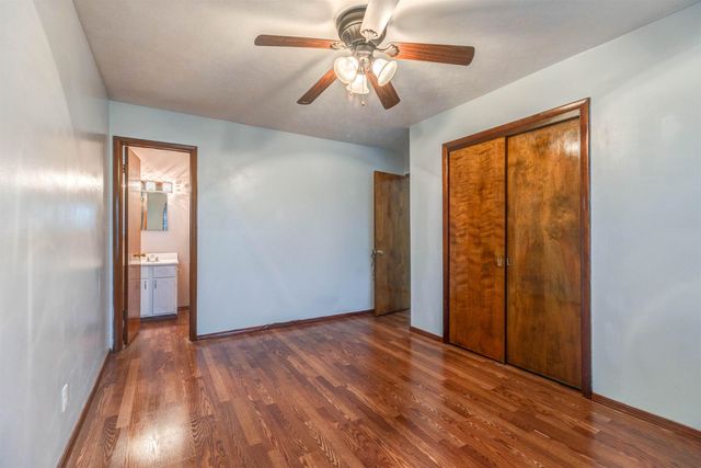 2061 Mission Rd, Salina, KS 67401