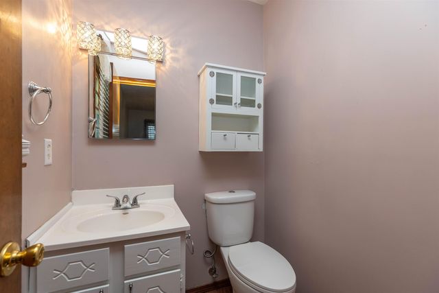 2061 Mission Rd, Salina, KS 67401