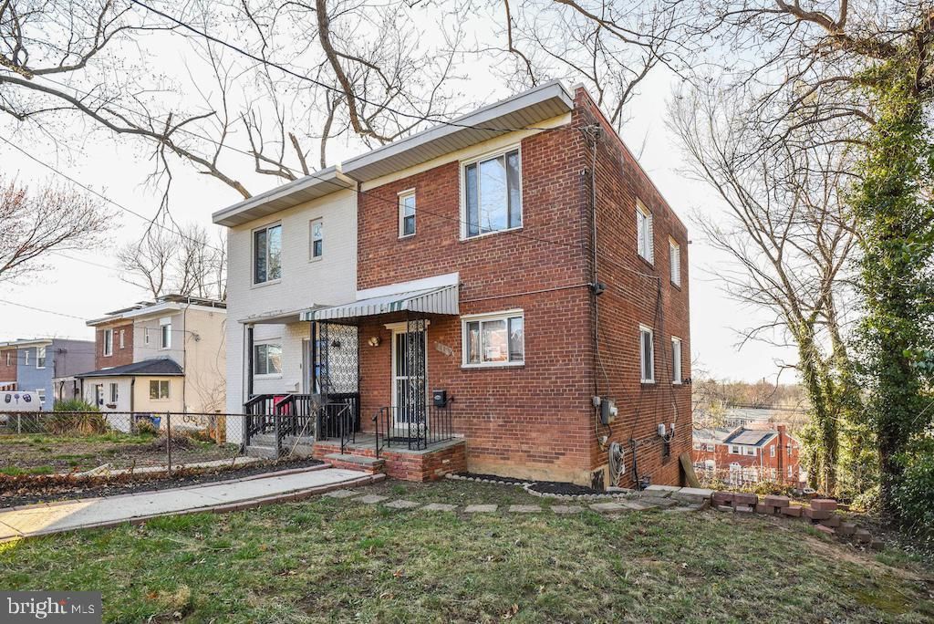 513 HILLTOP TER SE, Washington, DC 20019