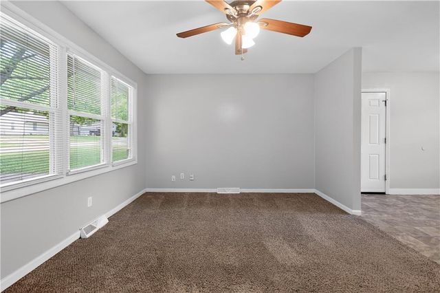 11220 Marsh Avenue, Kansas City, MO 64134