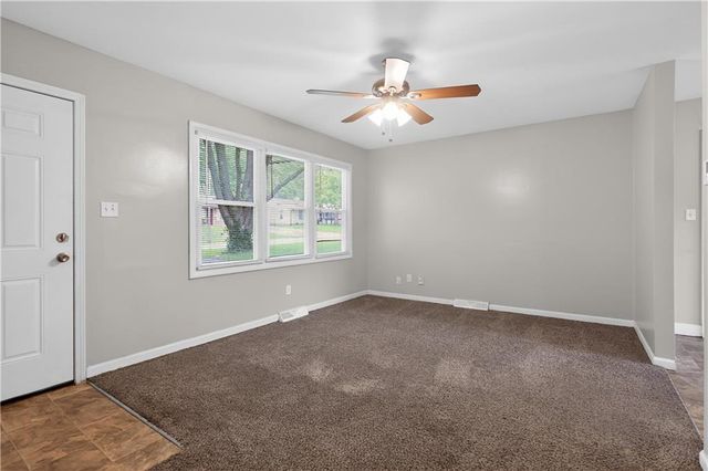11220 Marsh Avenue, Kansas City, MO 64134