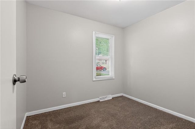 11220 Marsh Avenue, Kansas City, MO 64134