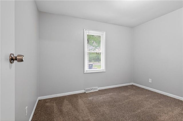 11220 Marsh Avenue, Kansas City, MO 64134