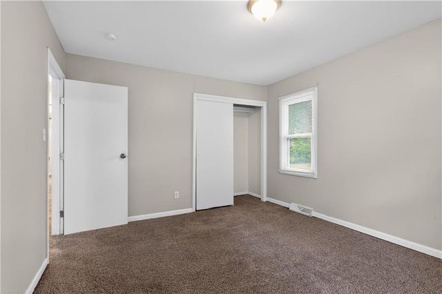 11220 Marsh Avenue, Kansas City, MO 64134