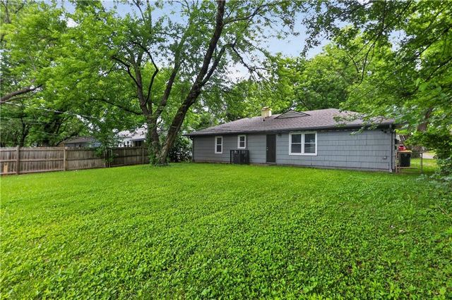 11220 Marsh Avenue, Kansas City, MO 64134