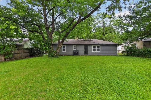 11220 Marsh Avenue, Kansas City, MO 64134