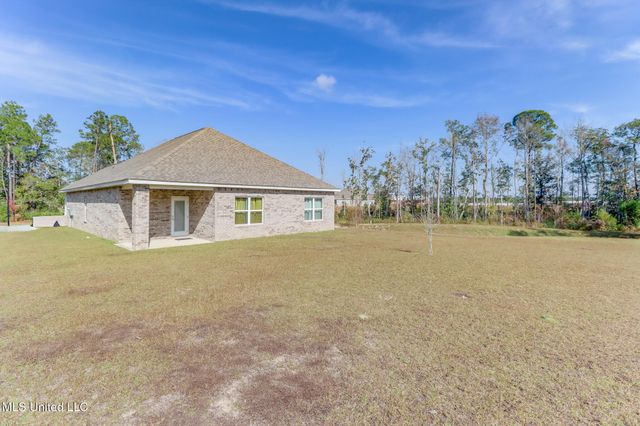 5625 Overland Drive, Biloxi, MS 39532