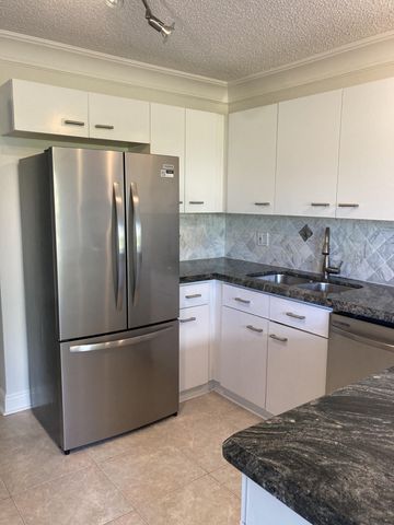 7680 STONE HARBOUR Drive 3, Lake Worth, FL 33467